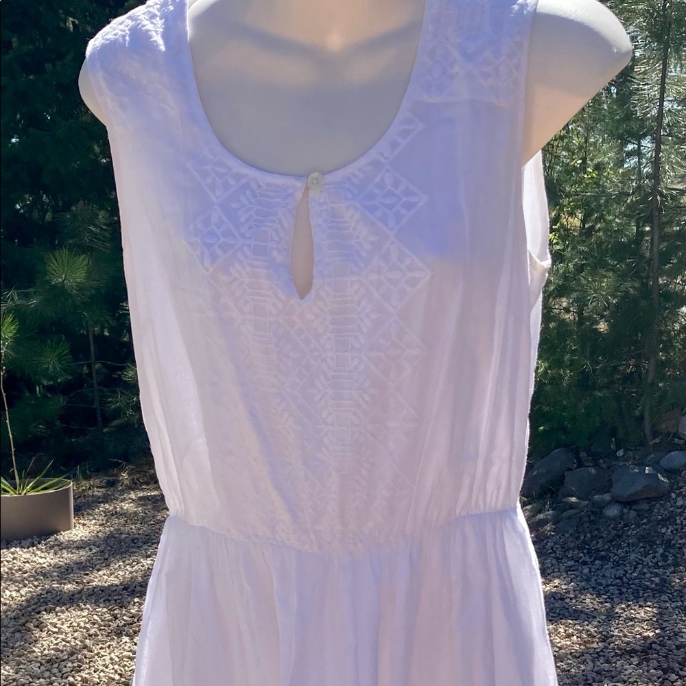 Lovely white dress size 6 - Picture 2 of 5